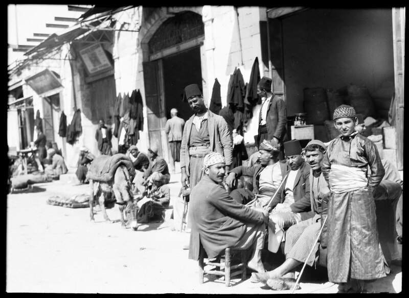 Palestinos em Jaffa na década de 1920, durante o Mandato Britânico da Palestina