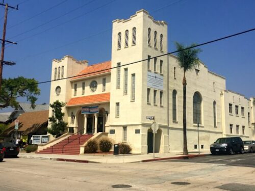 Foto da Metropolitan Community Church de Los Angeles, a primeira igreja inclusiva afirmativa do mundo