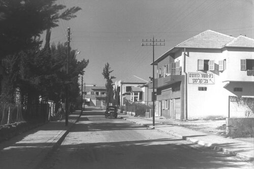 Foto de Rishon LeZion de 1937. Possível cidade onde se encontra a fonte de En-Hacoré.