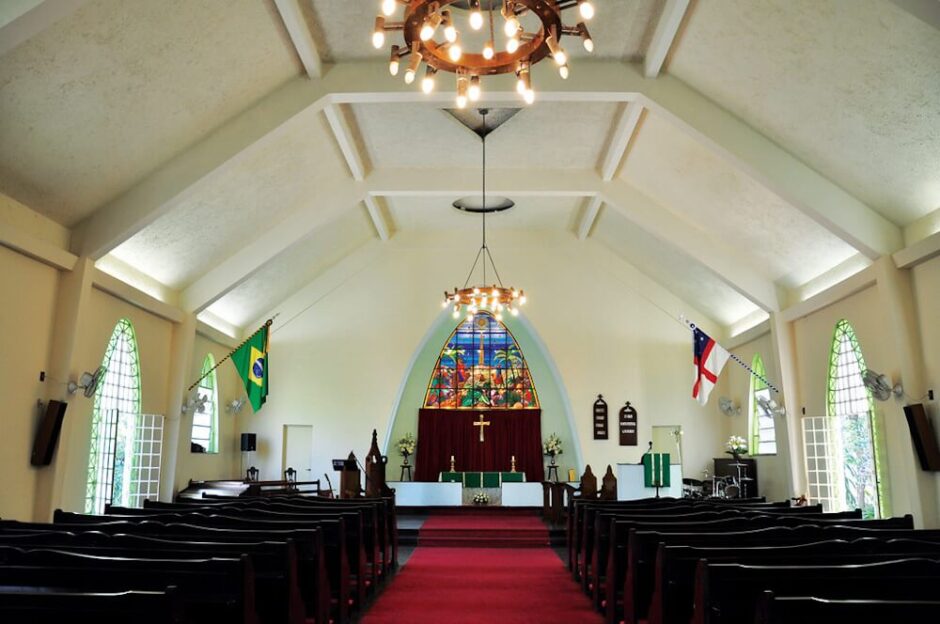 Foto do interior da Igreja Episcopal Anglicana do Brasil no Rio de Janeiro, Barra da Tijuca