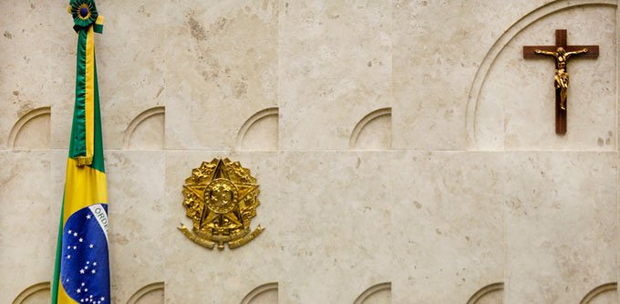 Crucifixo da parede do STF brasileiro
