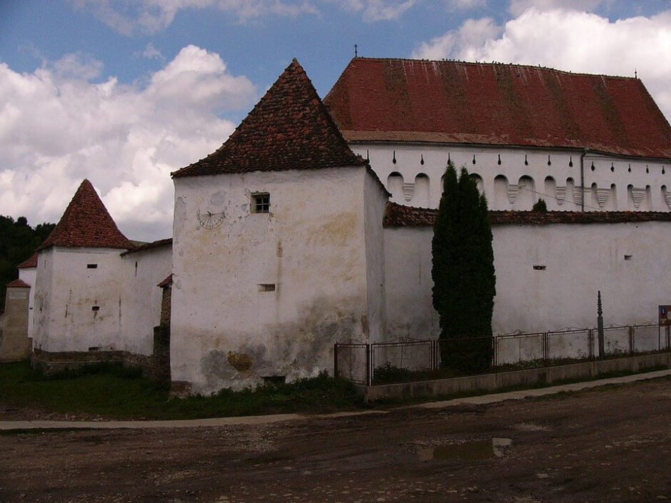 Igreja fortificada de Dârjiu, na Transilvânia, da Igreja Unitária da Transilvânia. Esta é a única igreja fortificada unitarista que está na Lista do Patrimônio Mundial da UNESCO